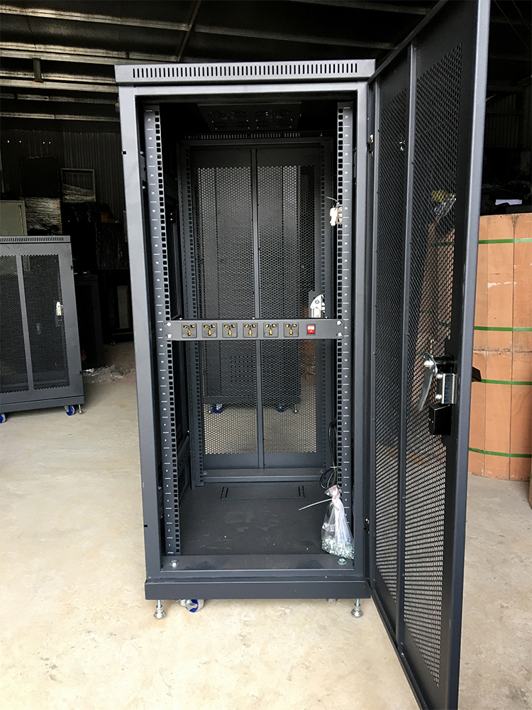 Tủ rack 27U D600 mẫu mới hãng UNIRACK Tủ rack 27U D600 mẫu mới hãng UNIRACK