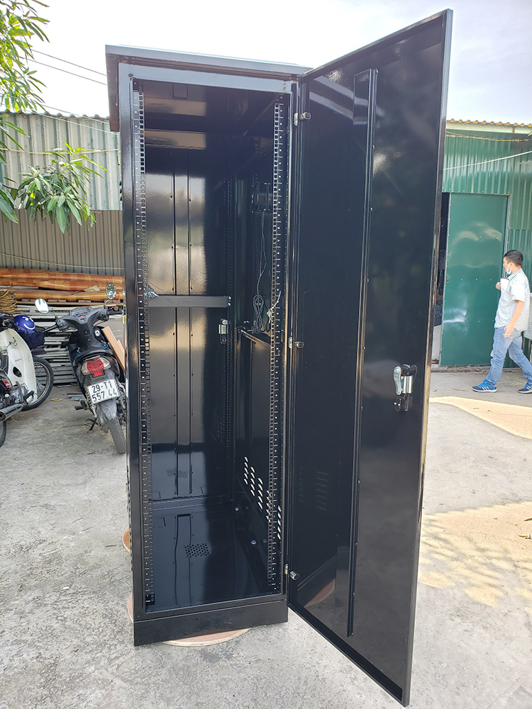 Tủ rack ngoài trời do UNIRACK sản xuất theo yêu cầu