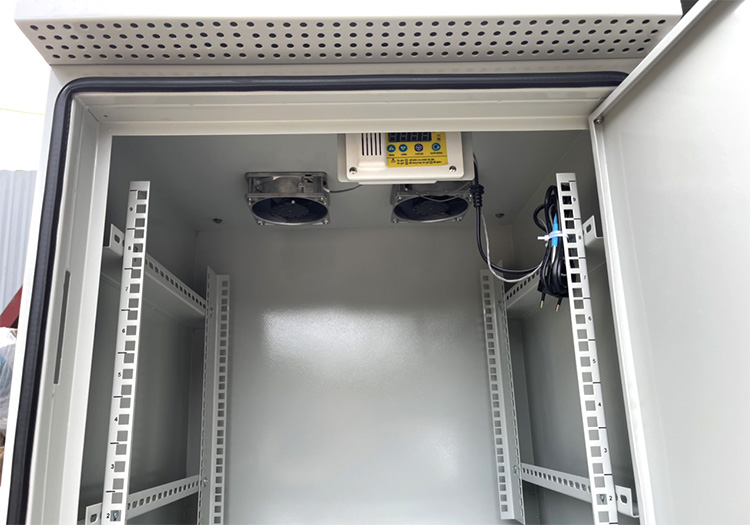 Tủ rack 10U treo ngoài trời, cửa 2 lớp Tủ rack 10U treo ngoài trời, cửa 2 lớp