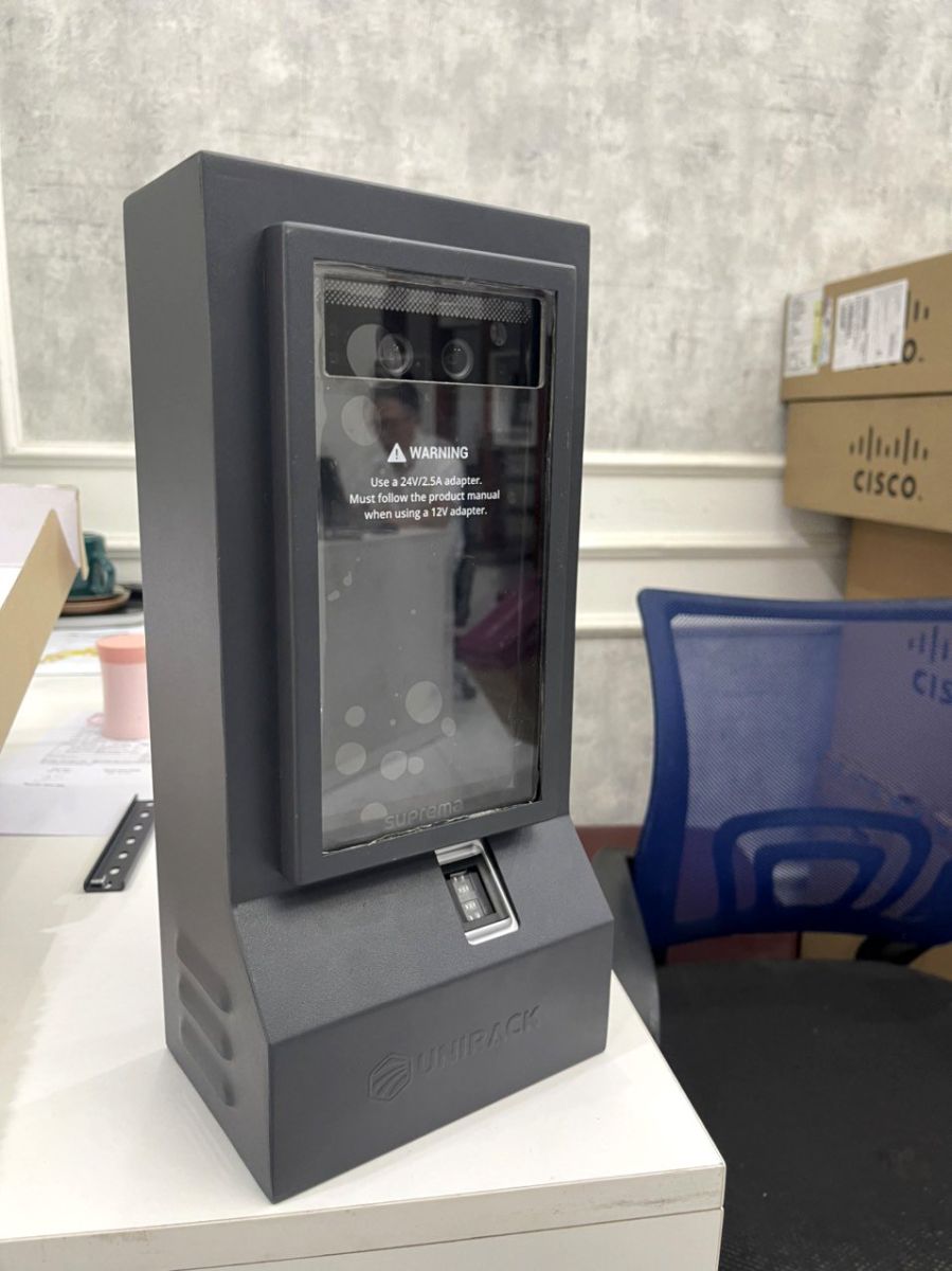 Hộp bảo vệ máy chấm công Unirack