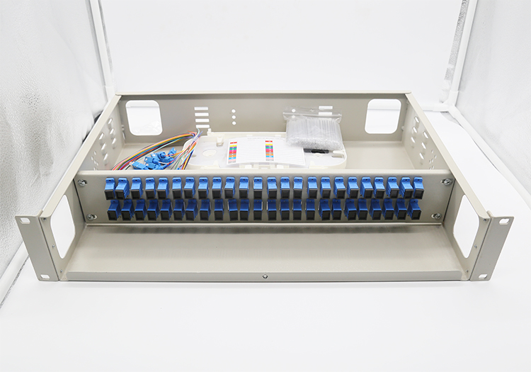 Hộp phối quang trong nhà 48FO đầy đủ phụ kiện Unirack