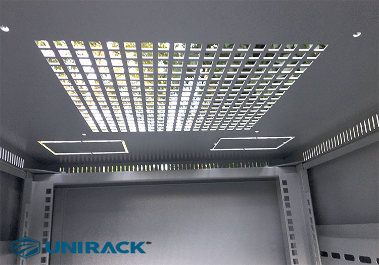 Lỗ lắp quạt trên nóc tủ rack 27U sản xuất theo yêu cầu Lỗ lắp quạt trên nóc tủ rack 27U sản xuất theo yêu cầu