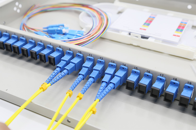 Hộp phối quang ODF 12FO lắp trong ODF 24FO Hộp phối quang ODF 12FO lắp trong ODF 24FO