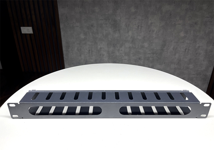 Thanh quản lý cáp ngang cho tủ rack hãng UNIRACK Thanh quản lý cáp ngang cho tủ rack hãng UNIRACK