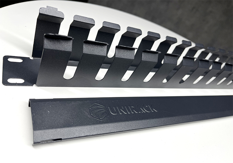 Thanh quản lý cáp ngang cho tủ rack hãng UNIRACK Thanh quản lý cáp ngang cho tủ rack hãng UNIRACK