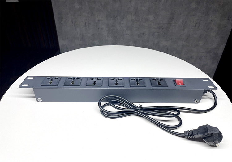 Thanh nguồn PDU 6 ổ đa năng hãng UNIRACK