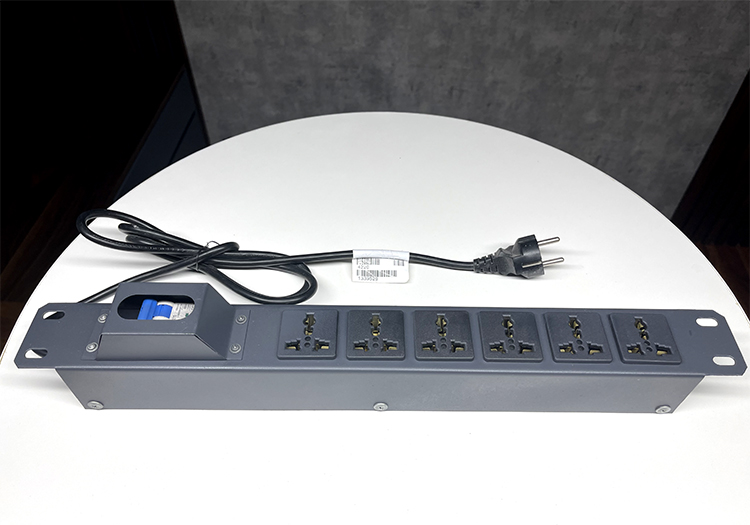 Thanh nguồn PDU 6 ổ cắm đa năng MCB20A