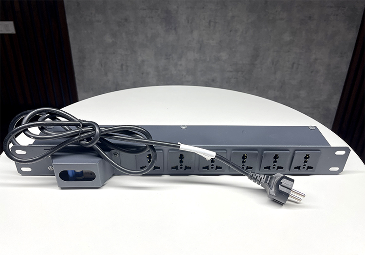 Thanh nguồn PDU 6 ổ cắm đa năng MCB20A