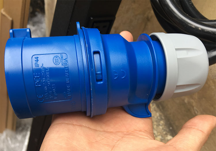 Thanh quản lý nguồn PDU 24 Unirack