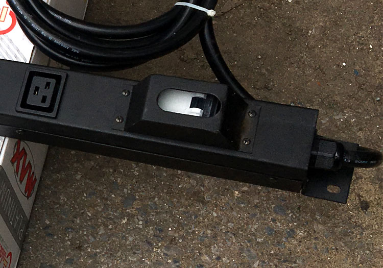 Thanh quản lý nguồn PDU 24 Unirack