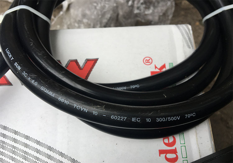 Thanh quản lý nguồn PDU 24 Unirack