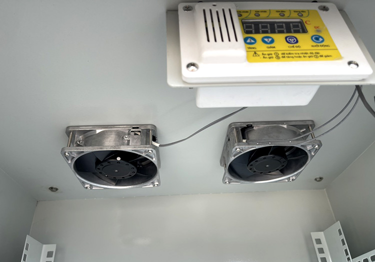 Tủ rack 10U treo ngoài trời, cửa 2 lớp Tủ rack 10U treo ngoài trời, cửa 2 lớp