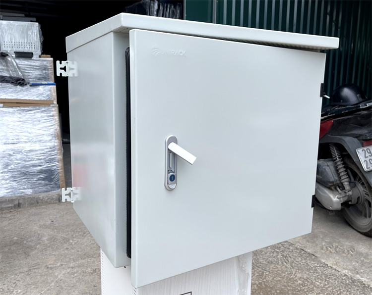 Tủ rack 10U treo ngoài trời, cửa 2 lớp Tủ rack 10U treo ngoài trời, cửa 2 lớp