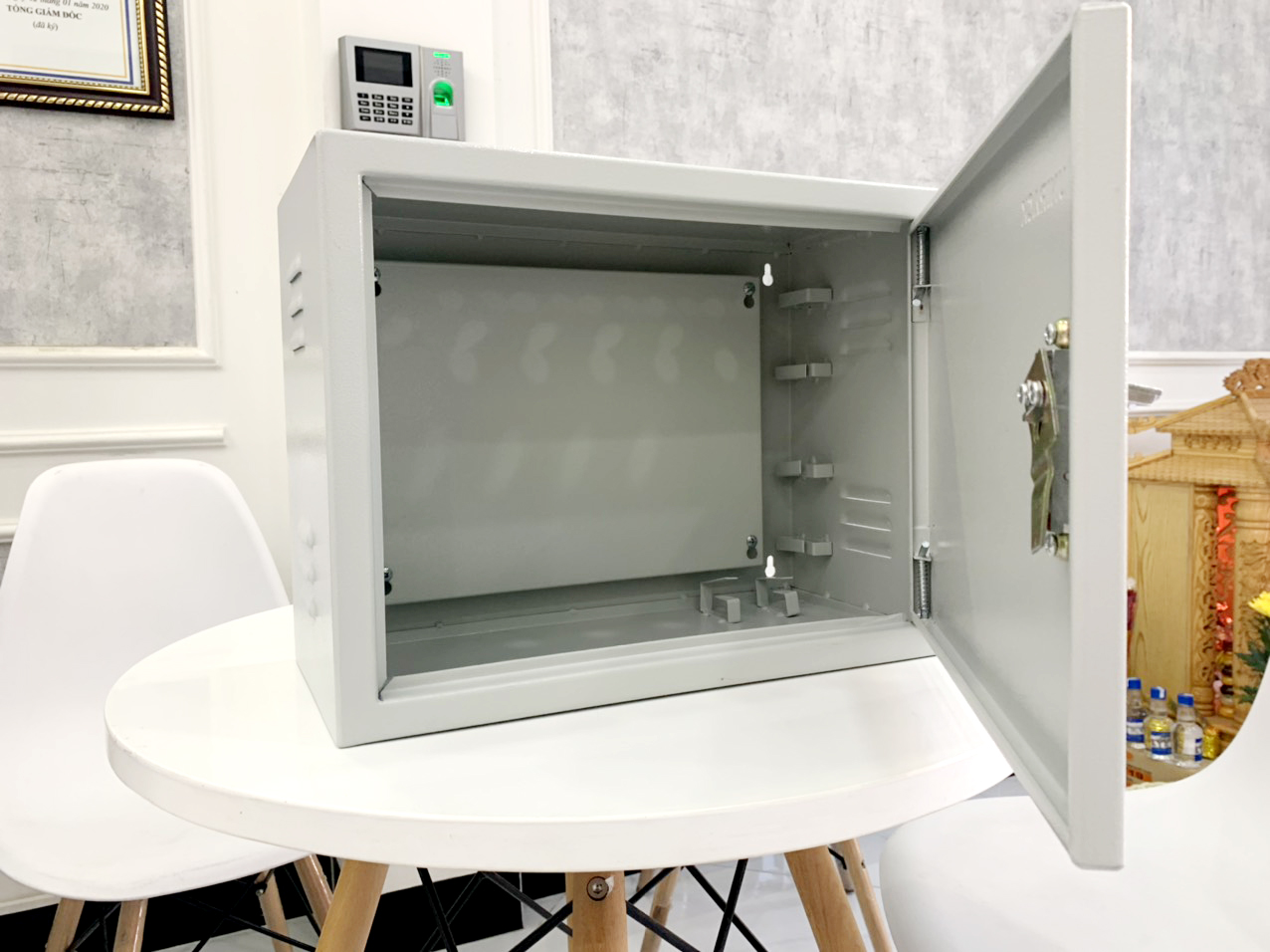 Tủ điện 1U trong nhà Unirack