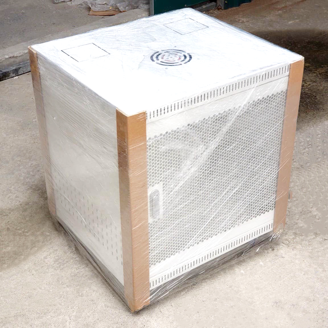 Tủ rack 10U D500, Tủ mạng 10U D500, UNR N10U-D500