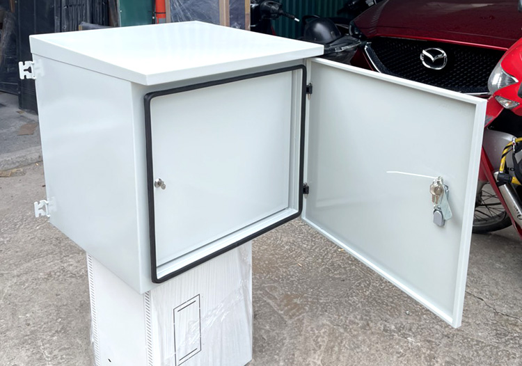 Tủ rack 10U treo ngoài trời, cửa 2 lớp Tủ rack 10U treo ngoài trời, cửa 2 lớp