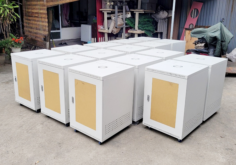 Tủ rack 15U D600 Mika UNR-N15UD600-MK hãng Unirack