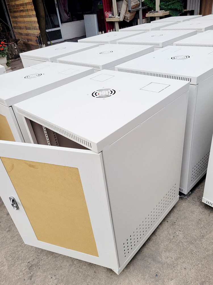 Tủ rack 15U D600 Mika UNR-N15UD600-MK hãng Unirack