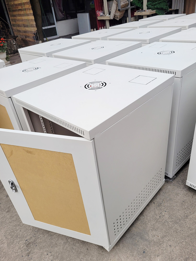 Tủ mạng 15U sâu 600 Mika theo yêu cầu