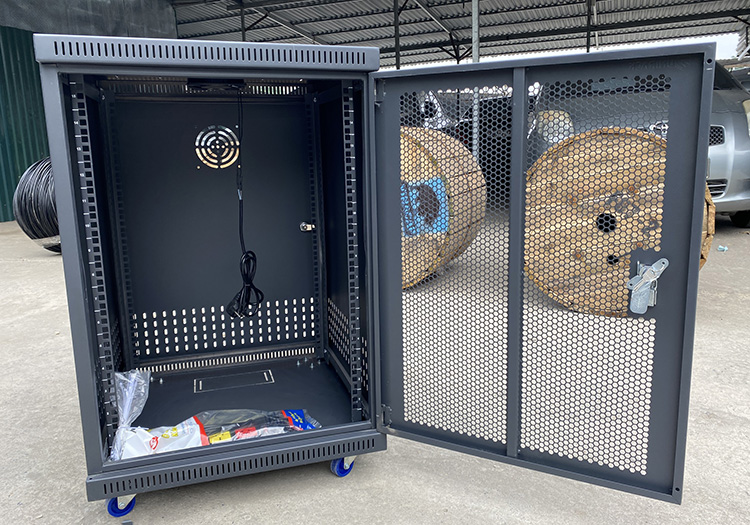 Tủ rack 15U thương hiệu UNIRACK