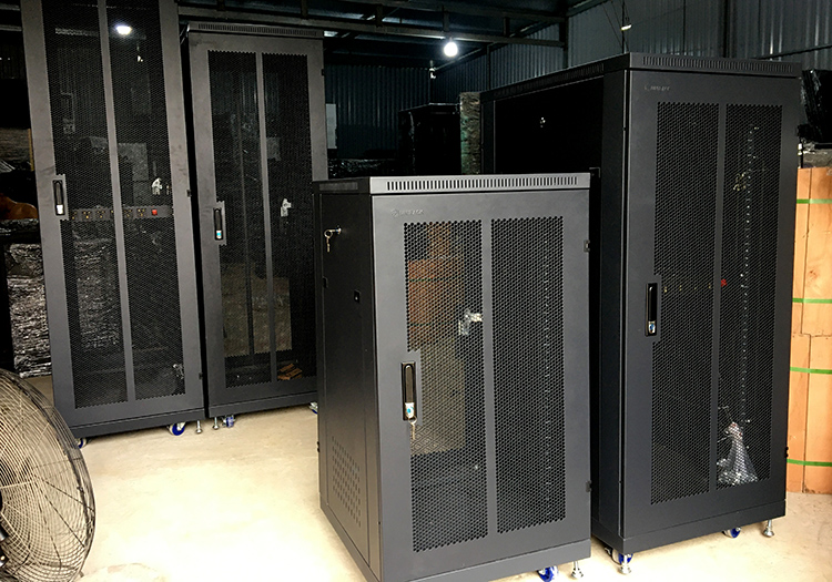 Tủ rack 20U D600, Tủ mạng 20U D600 UNR 20UD600-2CL