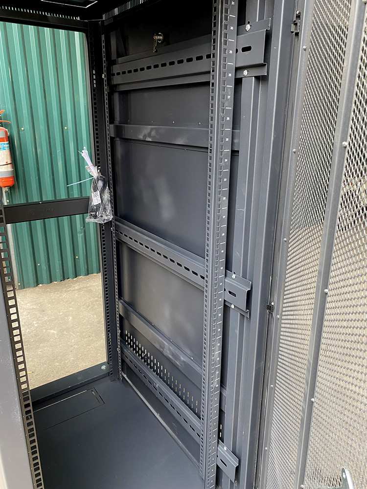 Tủ Rack 32U D1000, Tủ mạng 32U D1000 Unirack