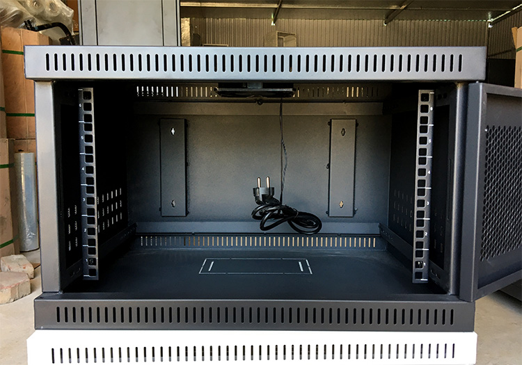 Bên trong kích thước tủ rack treo tường 6U hãng UNIRACK