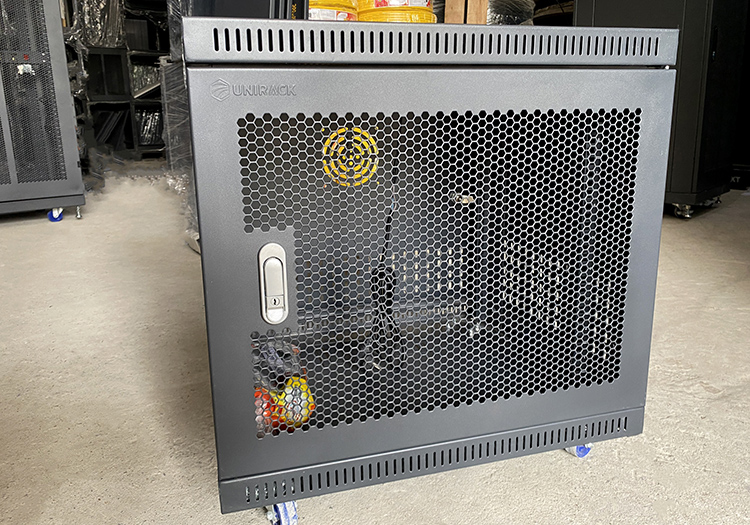 Tủ rack 9U D500 Unirack