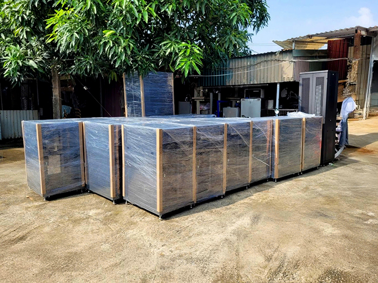 Tủ rack Unirack vận chuyển đến khách hàng Tủ rack Unirack vận chuyển đến khách hàng