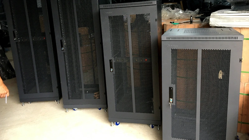 3 Mẫu Tủ mạng, tủ rack được yêu thích 2026