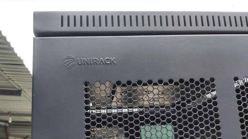 Tủ mạng được làm từ chất liệu gì?